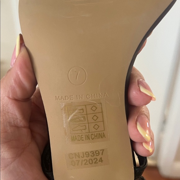 Amina Muaddi Black Bow Sandals - Picture 4 of 4